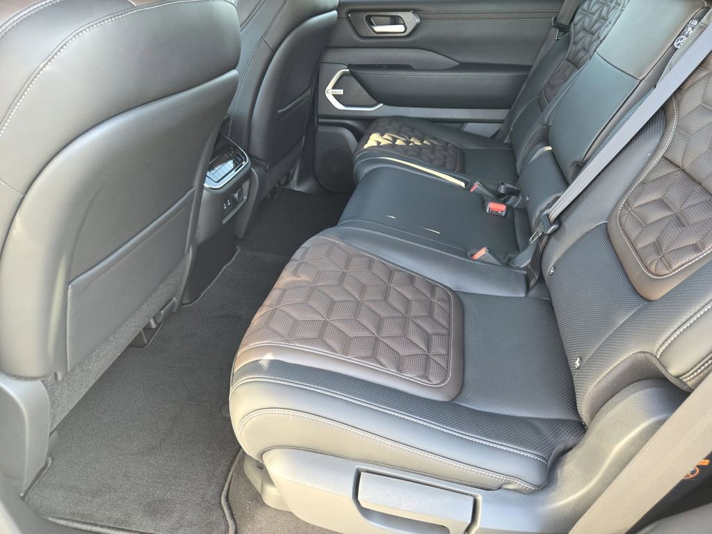 New 2026 Nissan Armada Platinum image 23