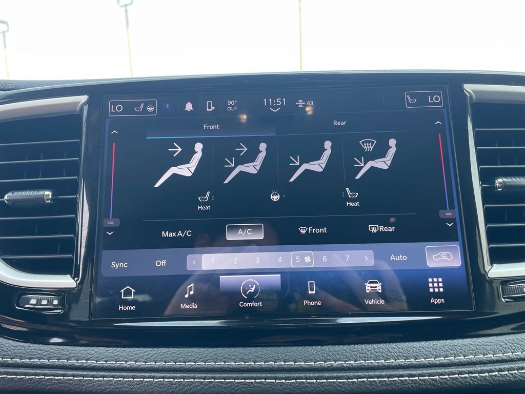 Used 2023 Chrysler Pacifica Touring-L FWD image 29