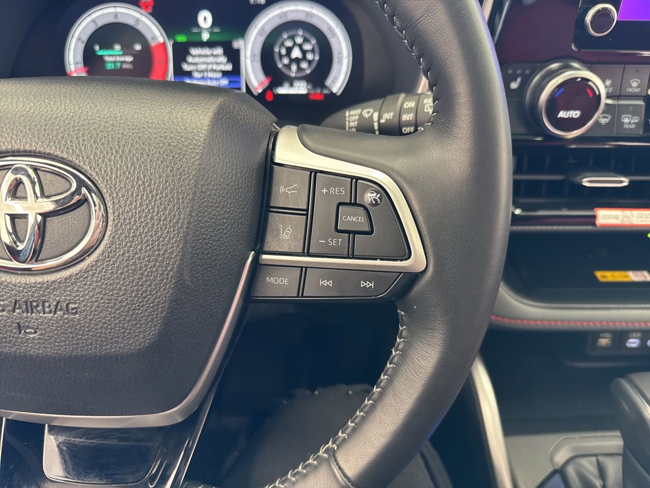 Used 2025 Toyota Highlander XSE image 23