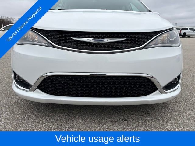 Used 2020 Chrysler Pacifica Touring-L Plus image 10