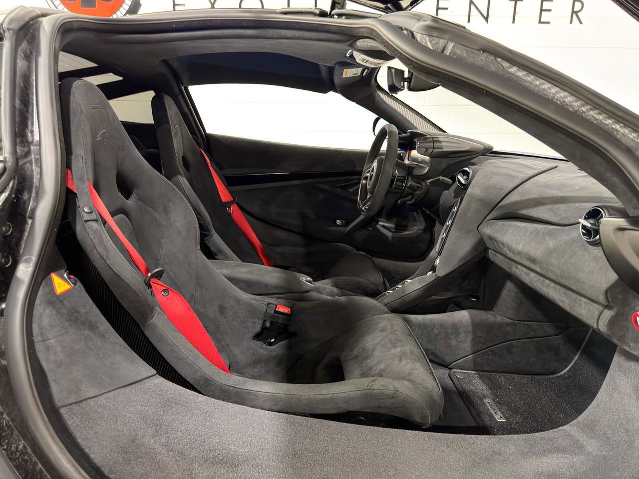 Used 2024 McLaren 750S image 14