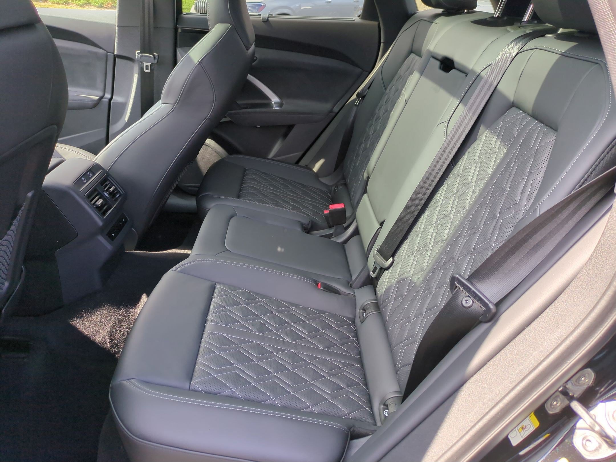 Used 2025 Audi SQ5 Prestige AWD/4WD image 31