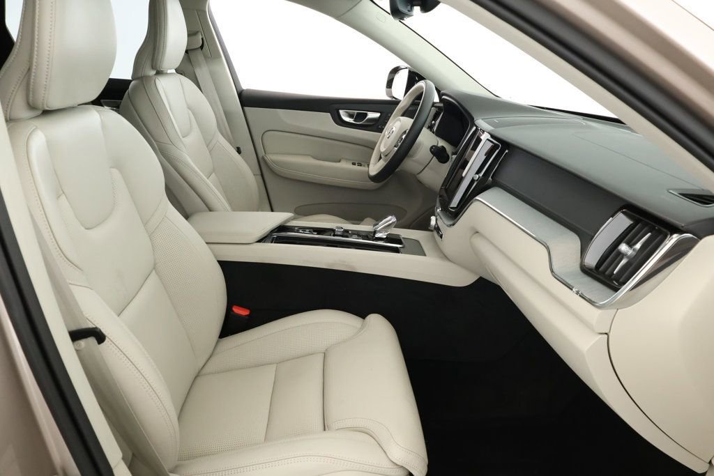 Used 2025 Volvo XC60 T8 Ultra w/ Protection Package Premier image 24