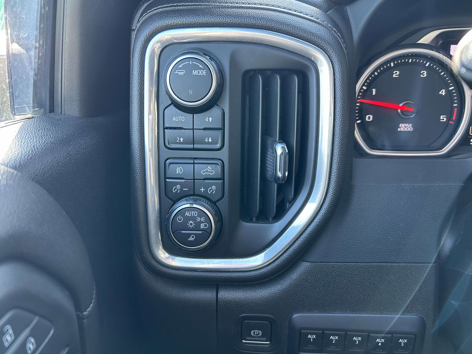 Used 2023 Chevrolet Silverado 3500 High Country w/ Safety Package II image 20