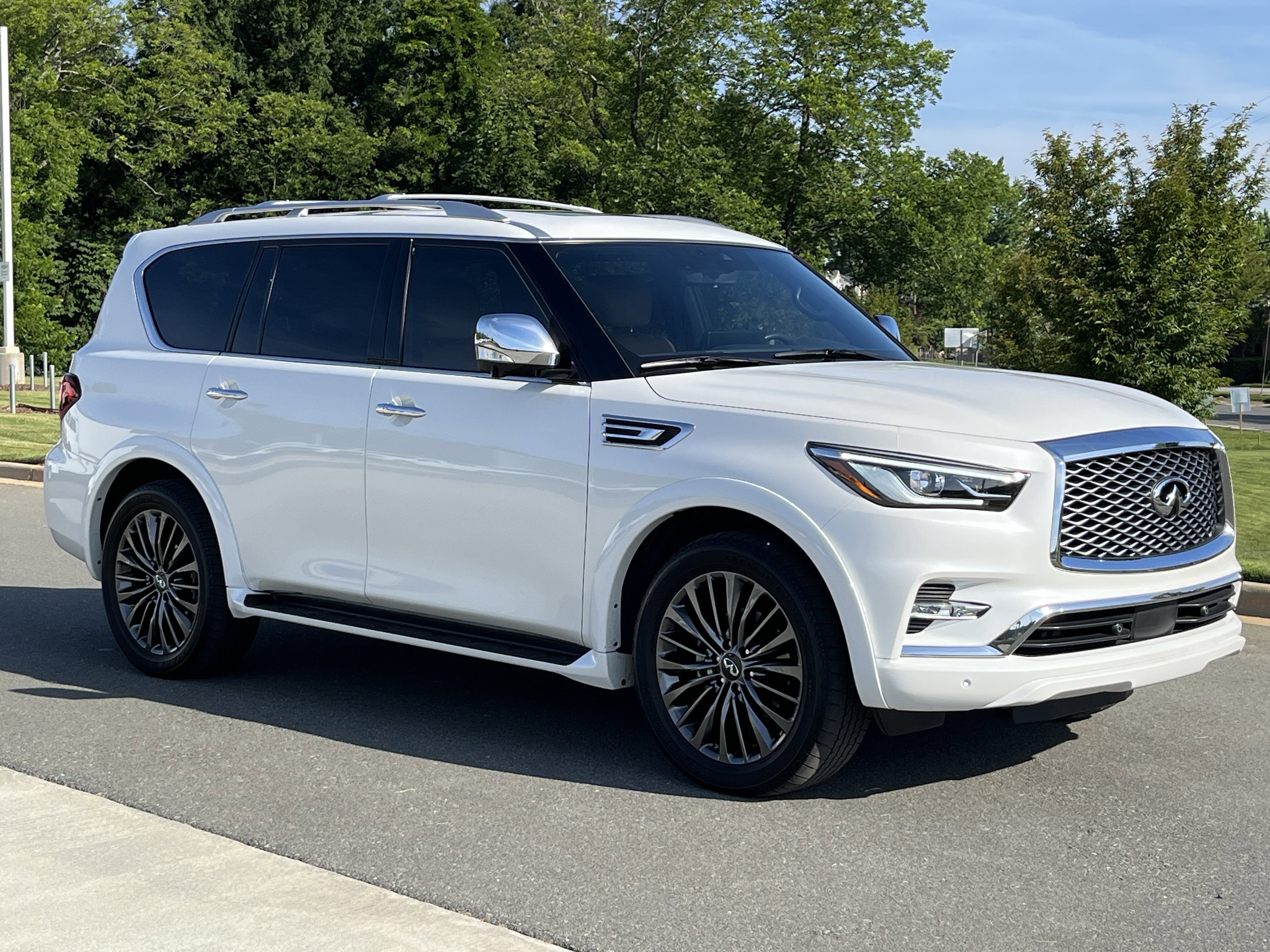 Used 2023 INFINITI QX80 Sensory w/ Cargo Package AWD/4WD image 1