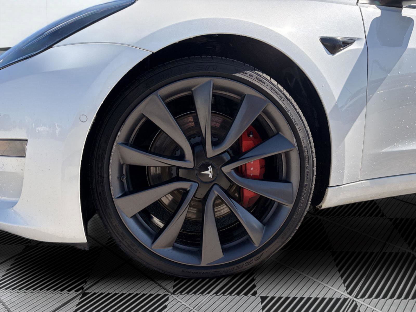 Used 2020 Tesla Model 3 Performance image 9