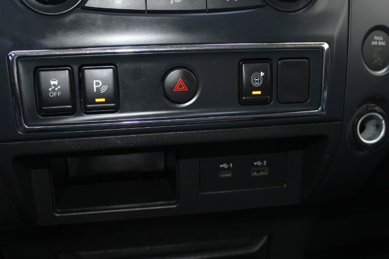 Used 2022 Nissan Titan SV AWD/4WD image 32