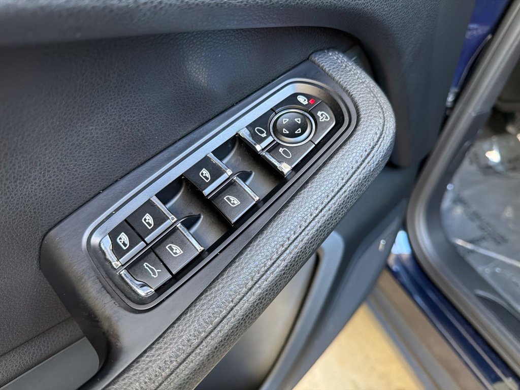 Used 2019 Porsche Macan AWD/4WD image 37
