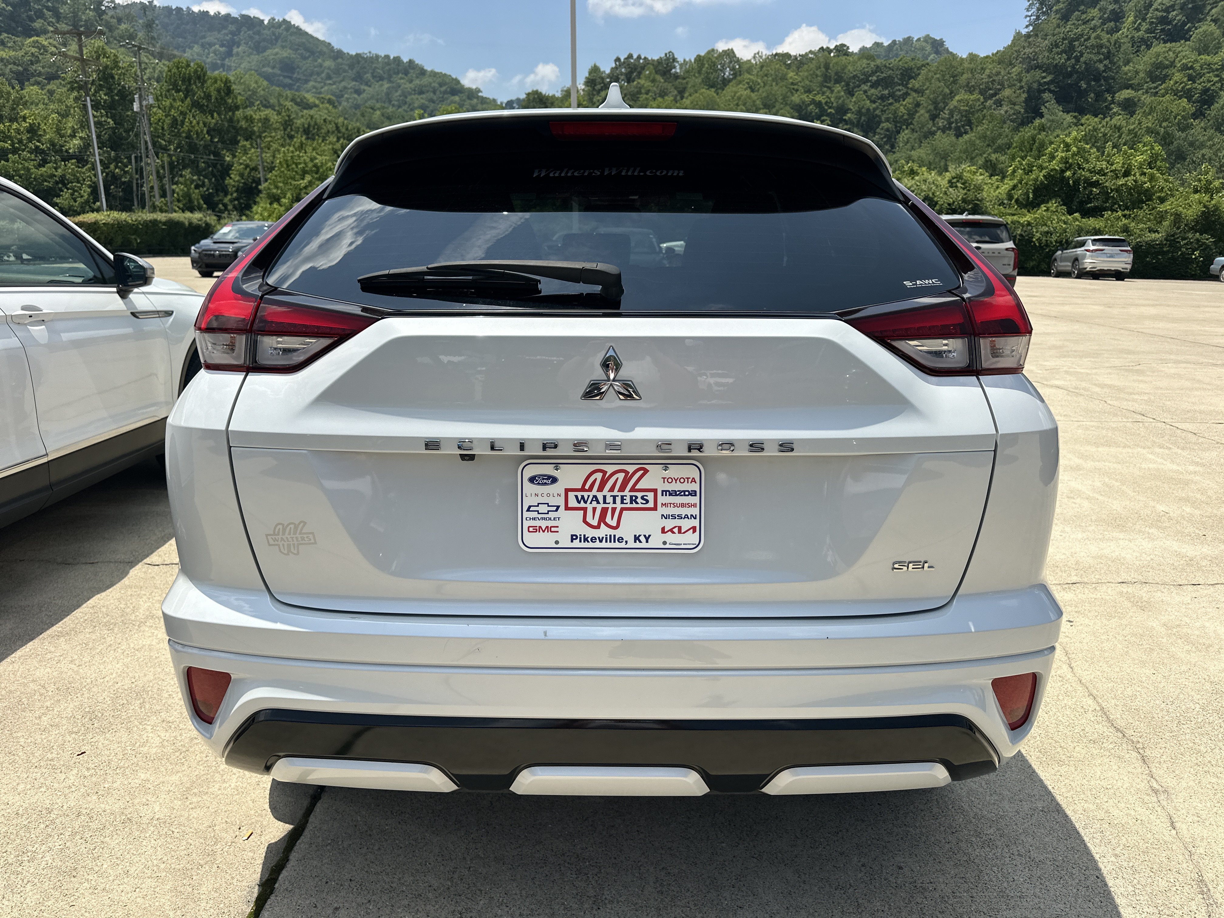 Used 2025 Mitsubishi Eclipse Cross SEL AWD/4WD image 3