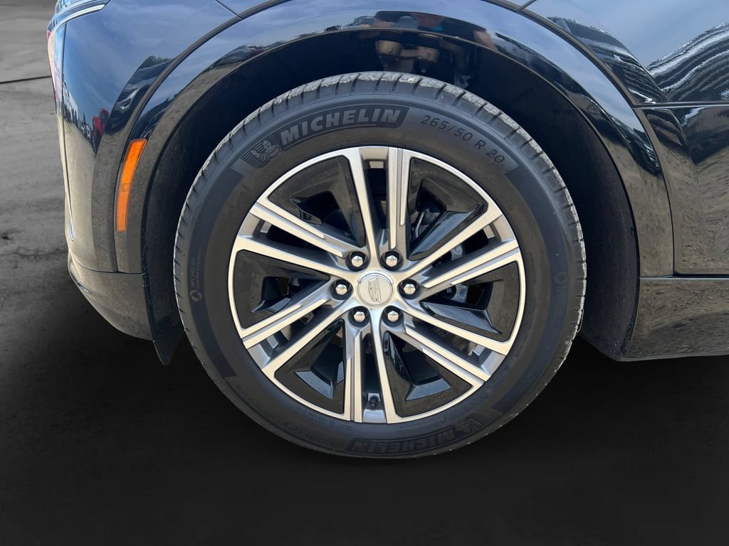 Used 2024 Cadillac Lyriq Luxury AWD/4WD image 13