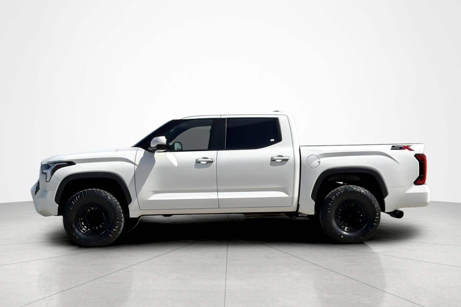 Used 2025 Toyota Tundra SR5 w/ SR5 Convenience Package AWD/4WD image 8