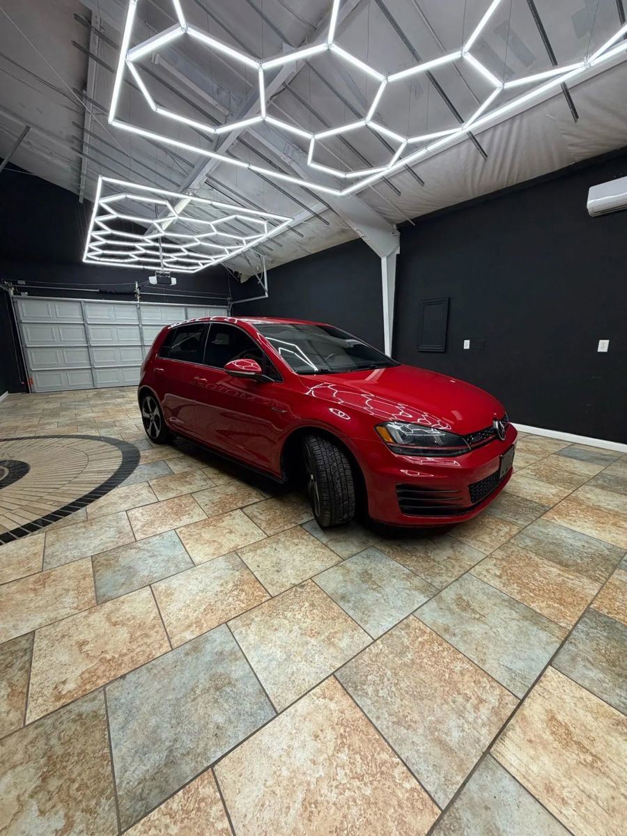 Used 2016 Volkswagen GTI SE FWD image 10