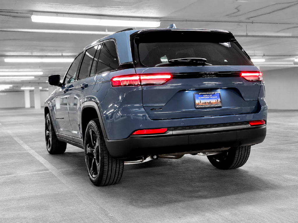 Used 2026 Jeep Grand Cherokee Limited w/ Limited Altitude Package AWD/4WD image 5