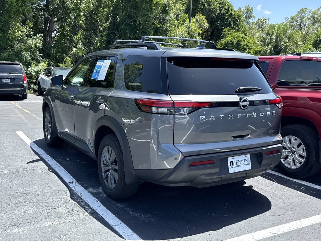 Certified 2024 Nissan Pathfinder SV w/ SV Premium Package FWD image 5