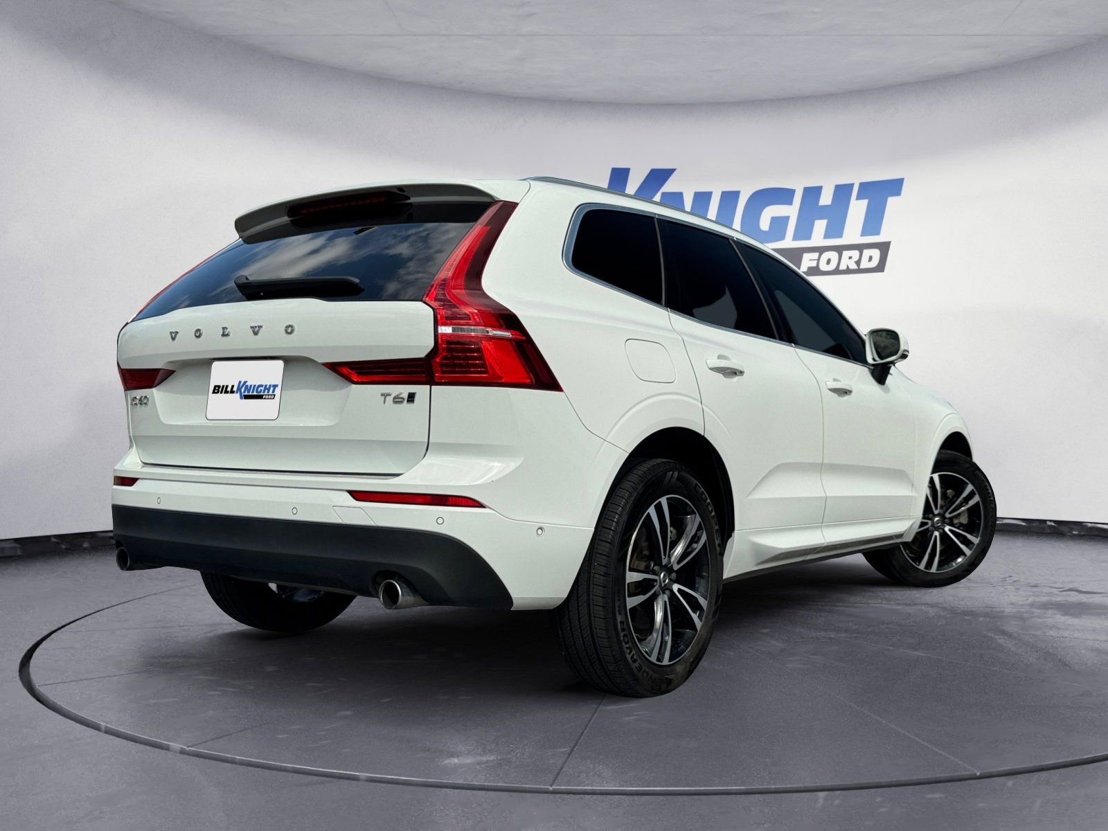 Used 2019 Volvo XC60 T6 Momentum w/ Premium Package AWD/4WD image 5