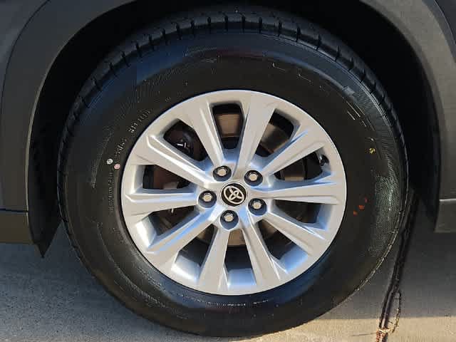 Used 2025 Toyota Grand Highlander AWD image 13