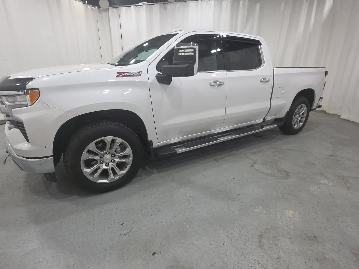 Certified 2024 Chevrolet Silverado 1500 LTZ w/ LTZ Premium Package AWD/4WD image 2