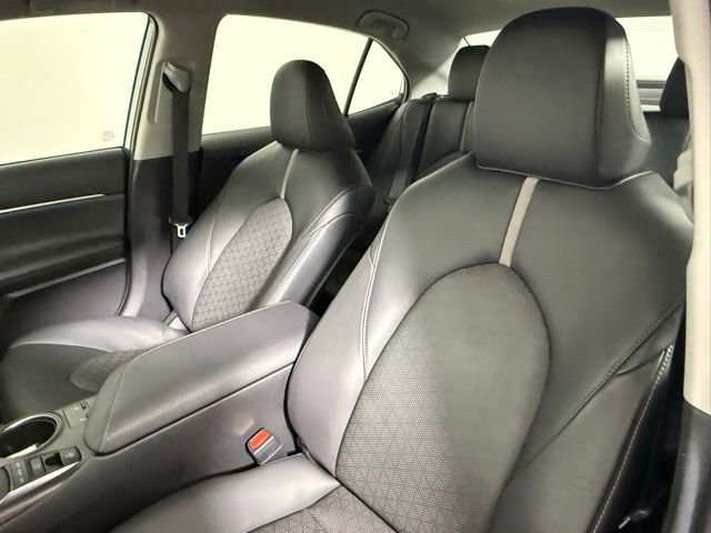 Used 2022 Toyota Camry XSE image 30
