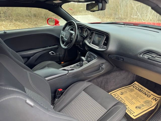 Used 2016 Dodge Challenger R/T w/ Driver Convenience Group RWD image 13
