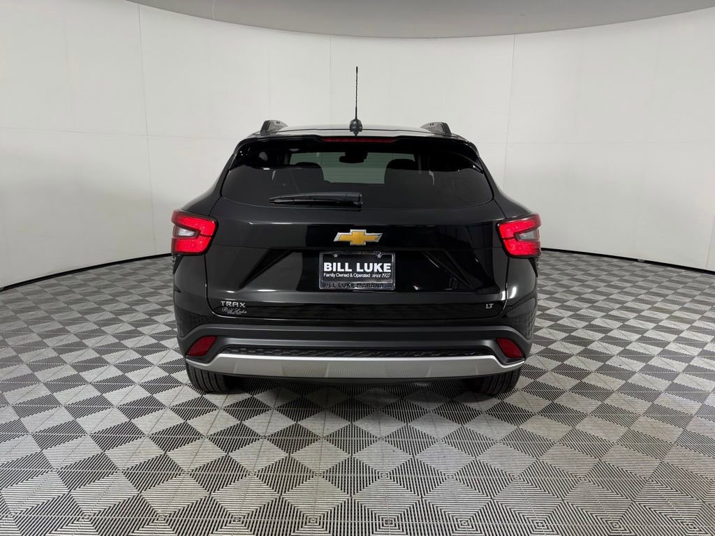 Used 2025 Chevrolet Trax LT w/ LT Convenience Package FWD image 7