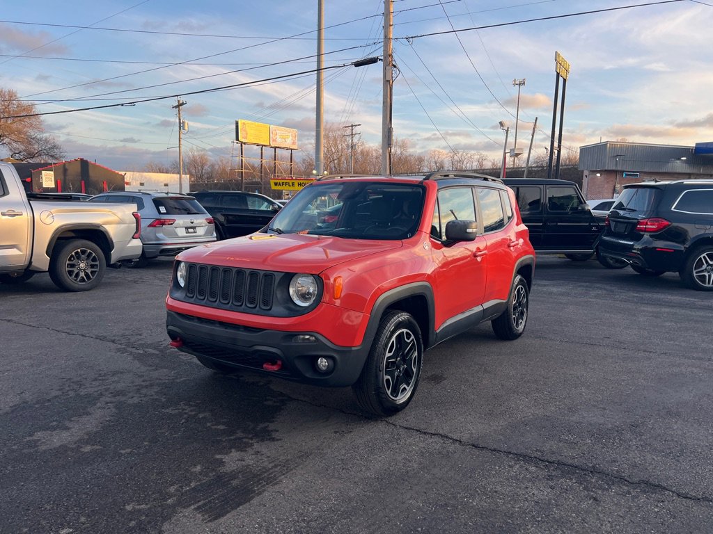 Used 2017 Jeep Renegade Trailhawk w/ Premium Trailhawk Package image 10