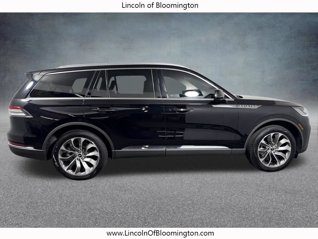 Certified 2025 Lincoln Aviator Reserve AWD/4WD image 8