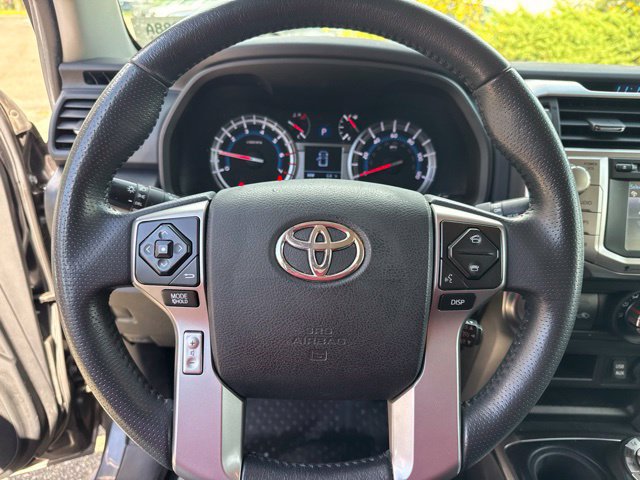 Used 2018 Toyota 4Runner SR5 AWD/4WD image 14