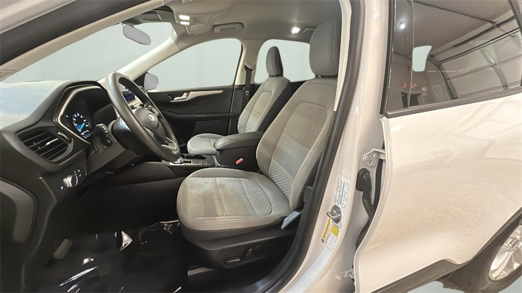 Used 2021 Ford Escape SE image 13