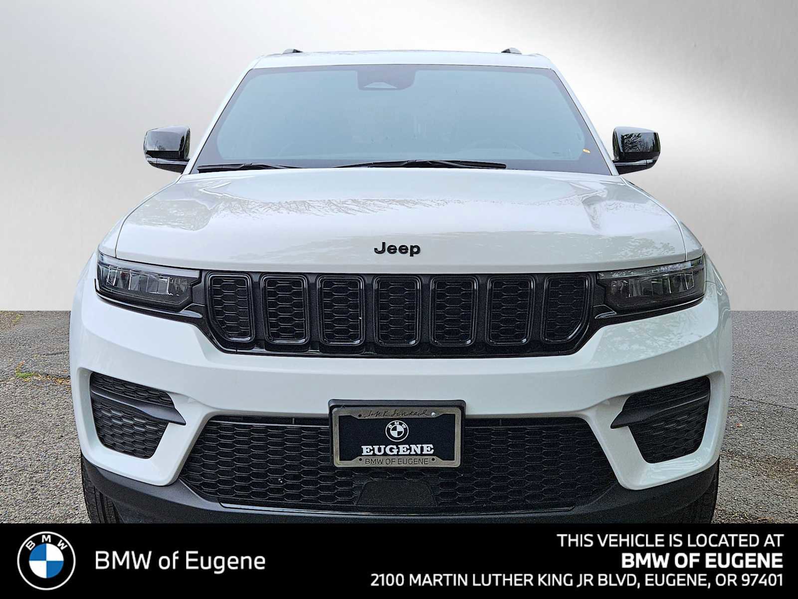 Used 2024 Jeep Grand Cherokee Altitude image 8