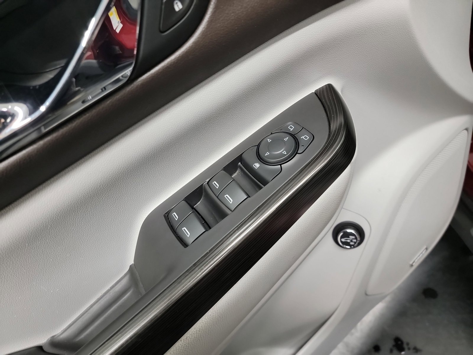 Used 2018 GMC Acadia SLT FWD image 14