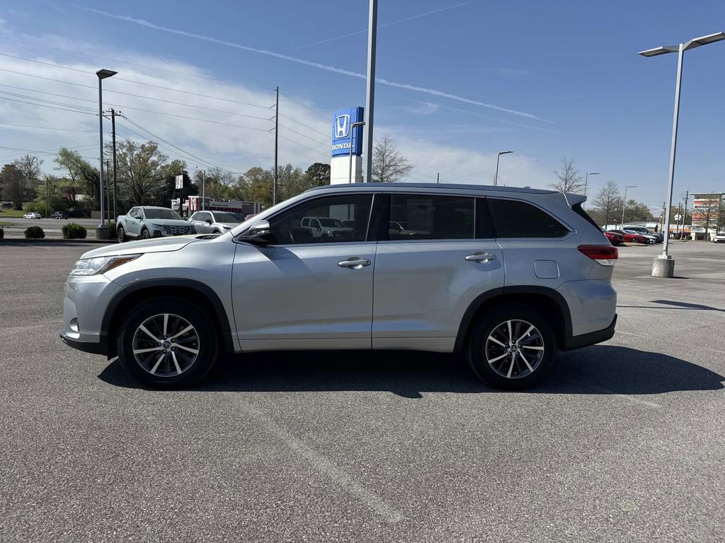 Used 2018 Toyota Highlander XLE image 7