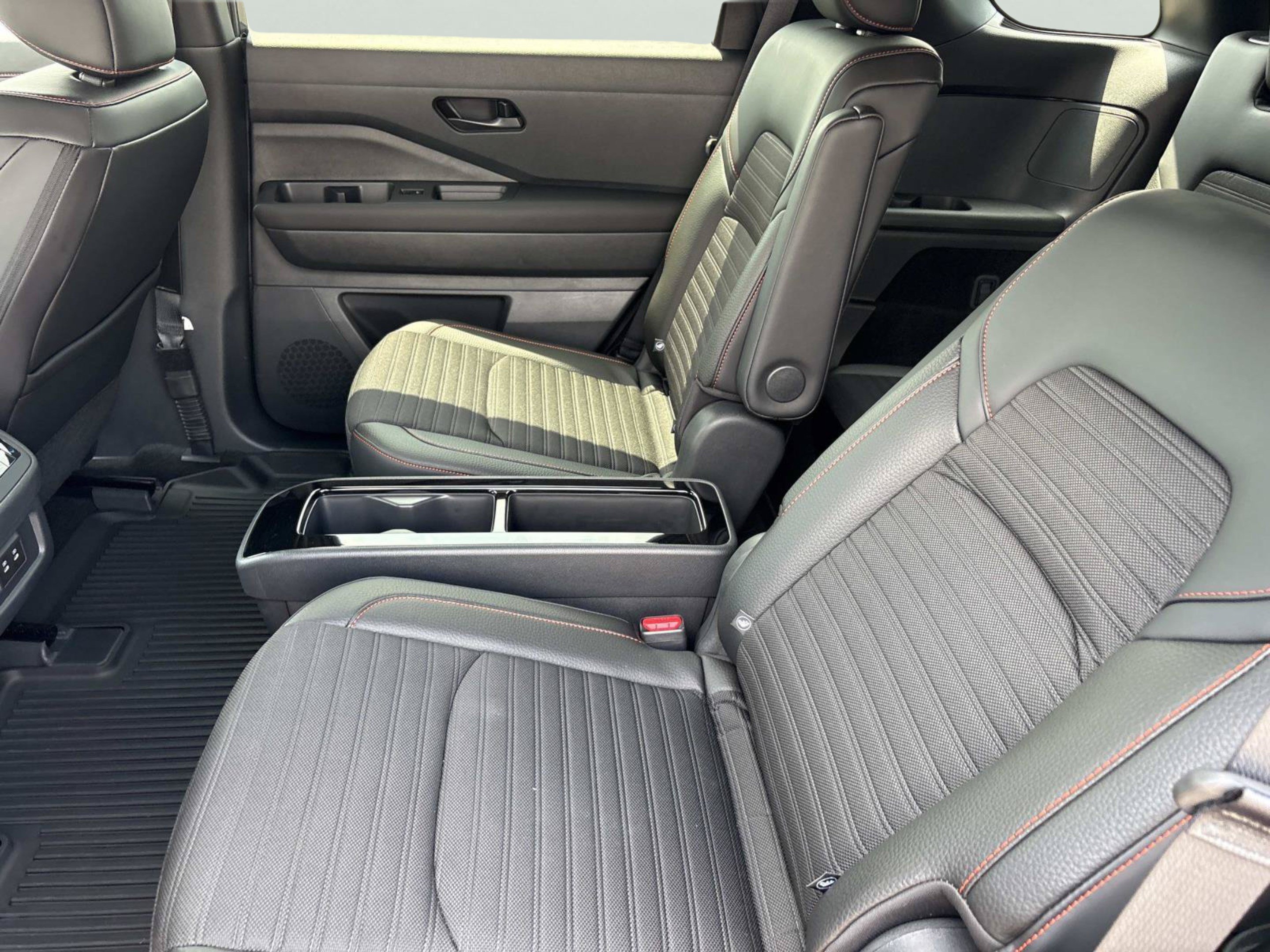 Used 2026 Nissan Pathfinder Rock Creek w/ Rock Creek Premium Package AWD/4WD image 18