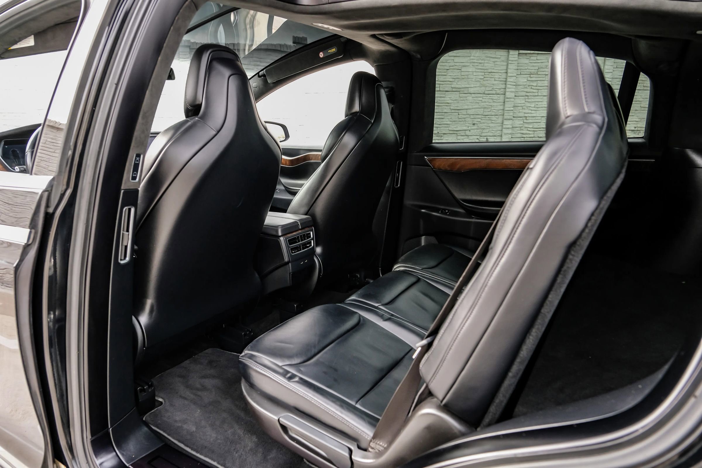 Used 2017 Tesla Model X 90D image 40