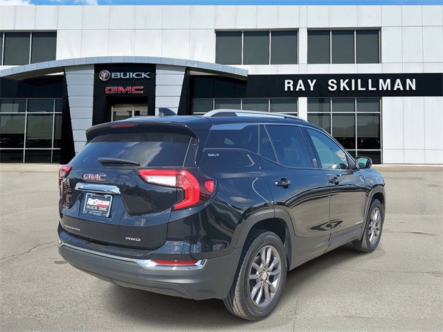 Used 2024 GMC Terrain SLT image 4