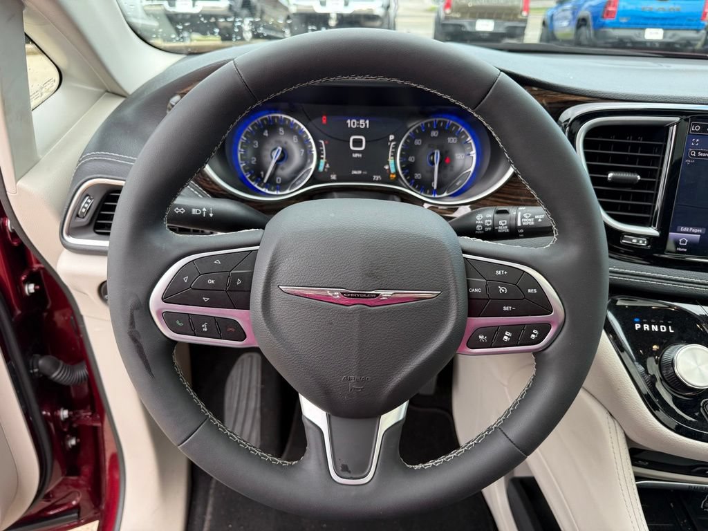 Used 2023 Chrysler Pacifica Limited w/ Uconnect Theater Family Group AWD/4WD image 14