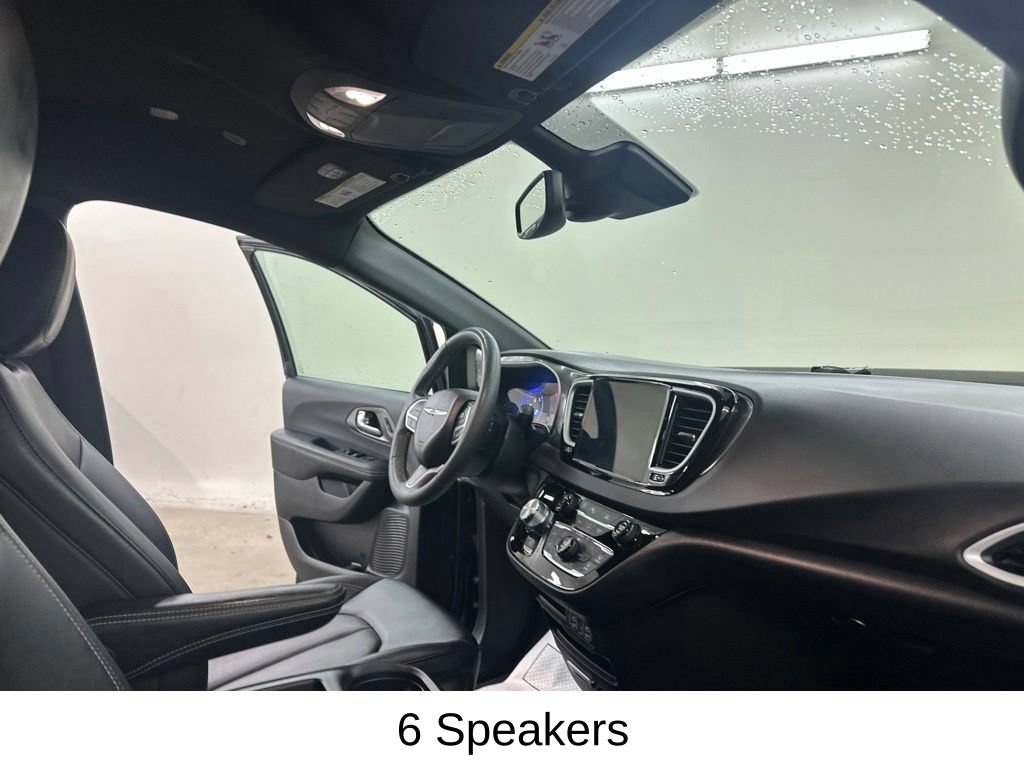 Used 2025 Chrysler Pacifica Select FWD image 19