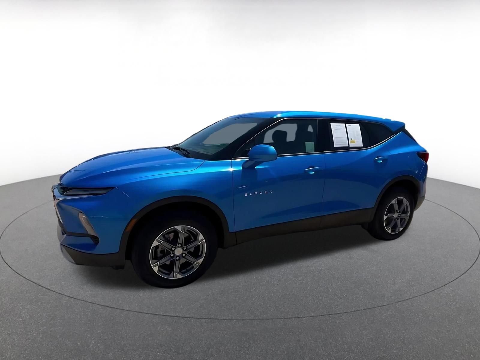 Used 2025 Chevrolet Blazer LT FWD image 8