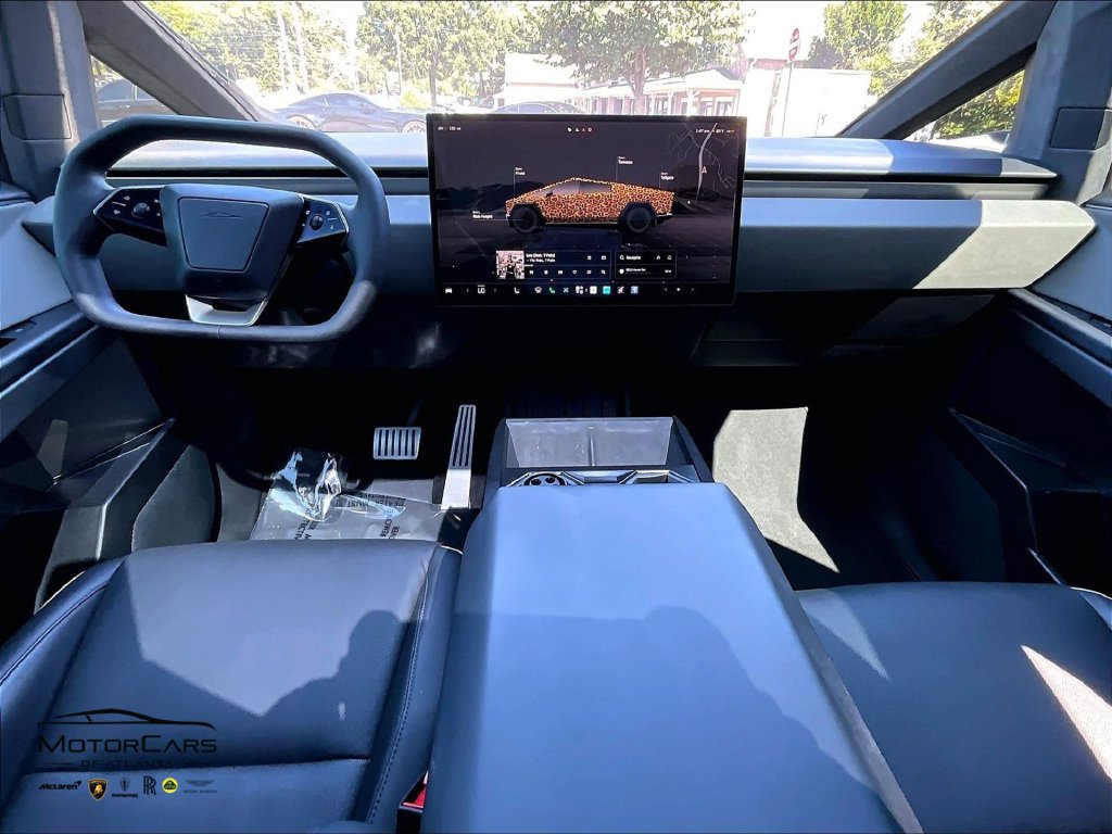 Used 2024 Tesla Cybertruck AWD Crew Cab image 13