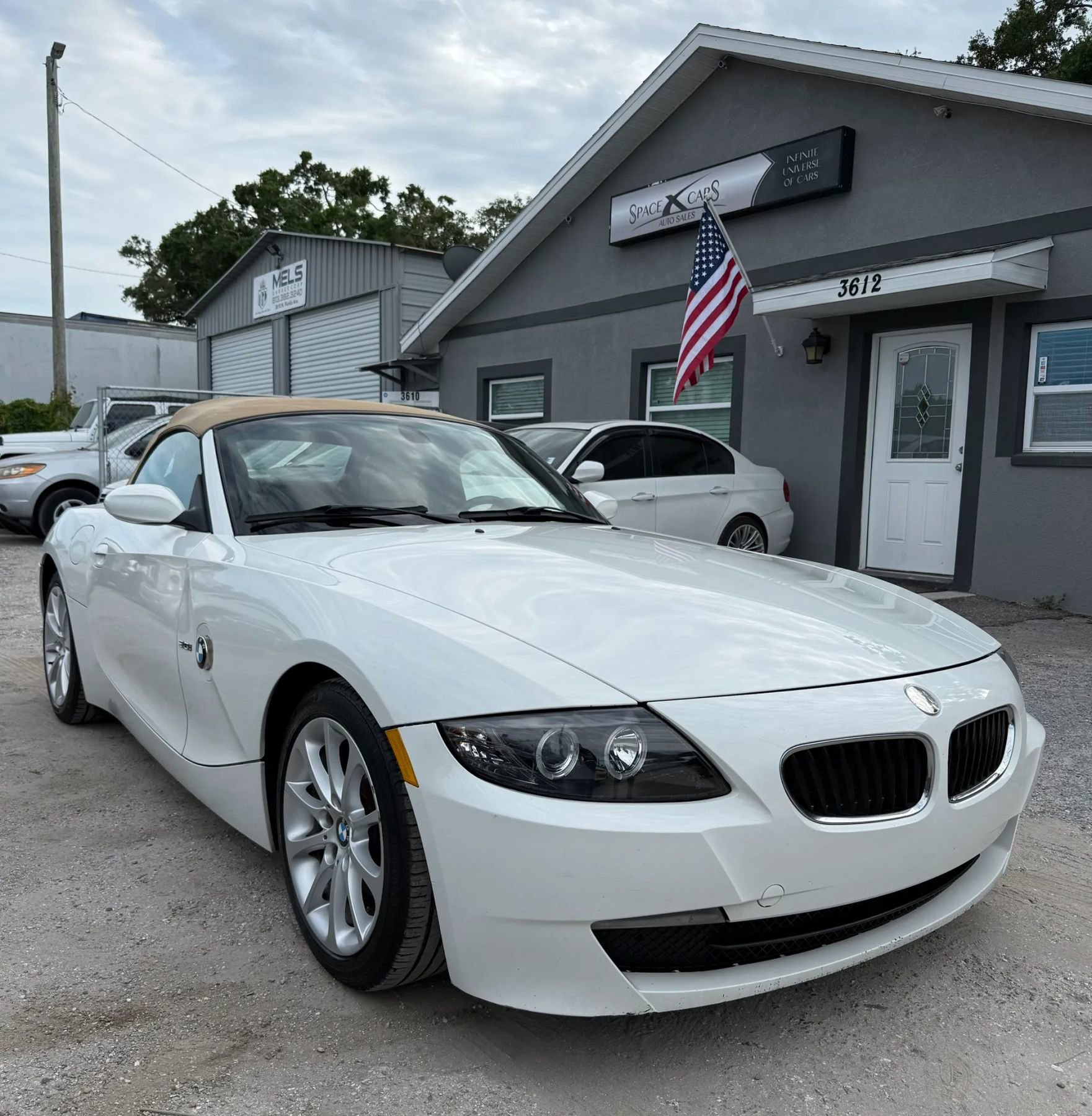 Used 2006 BMW Z4 3.0i RWD image 6