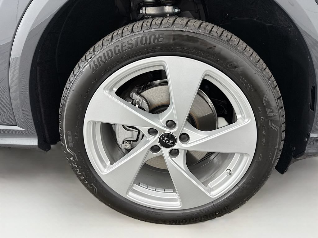 Used 2025 Audi Q5 Premium Plus AWD/4WD image 32