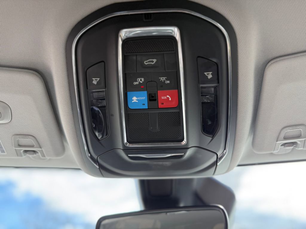 Used 2023 Jeep Grand Cherokee L Limited image 28