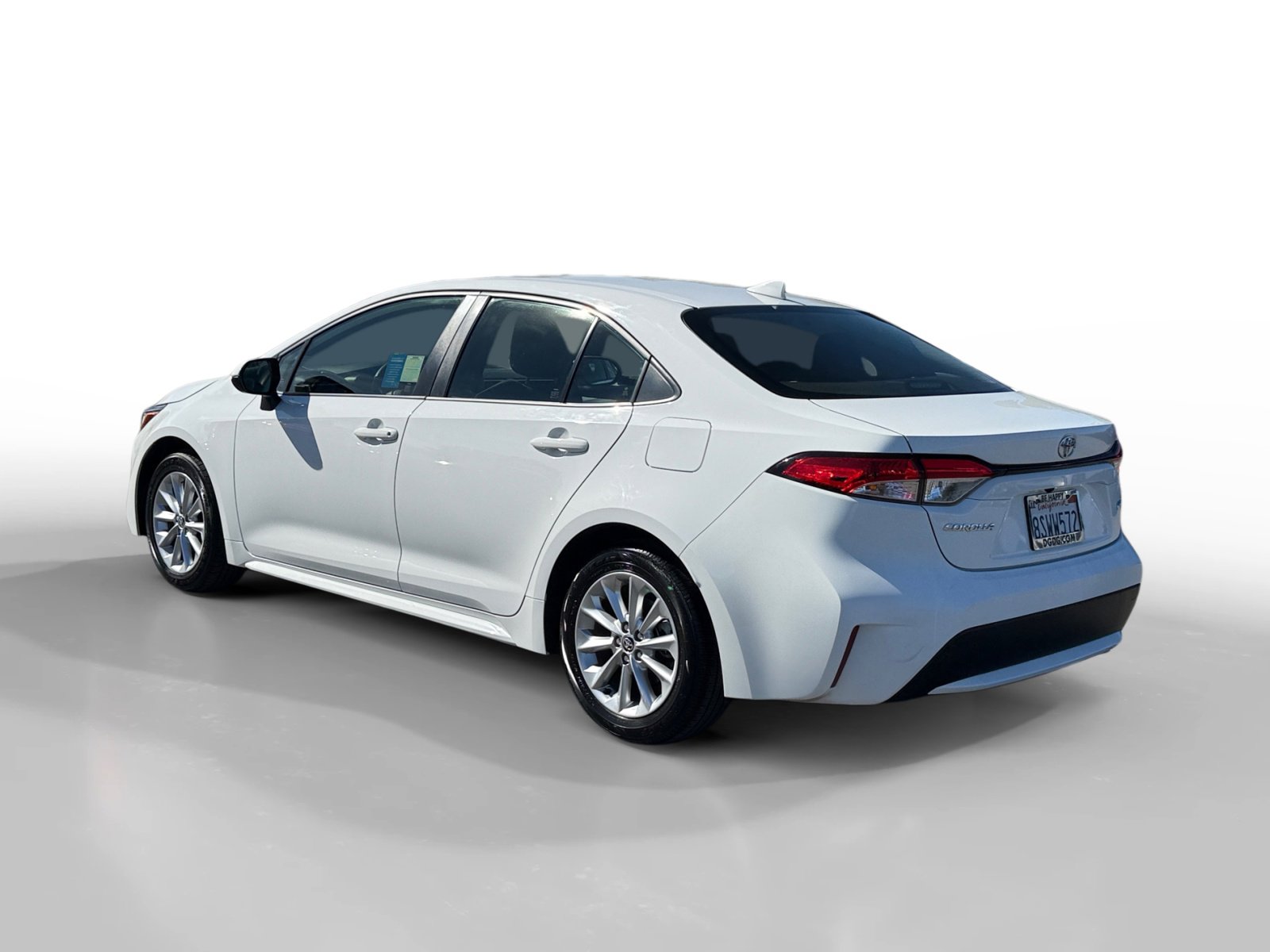 Used 2020 Toyota Corolla LE w/ LE Convenience Package FWD image 3