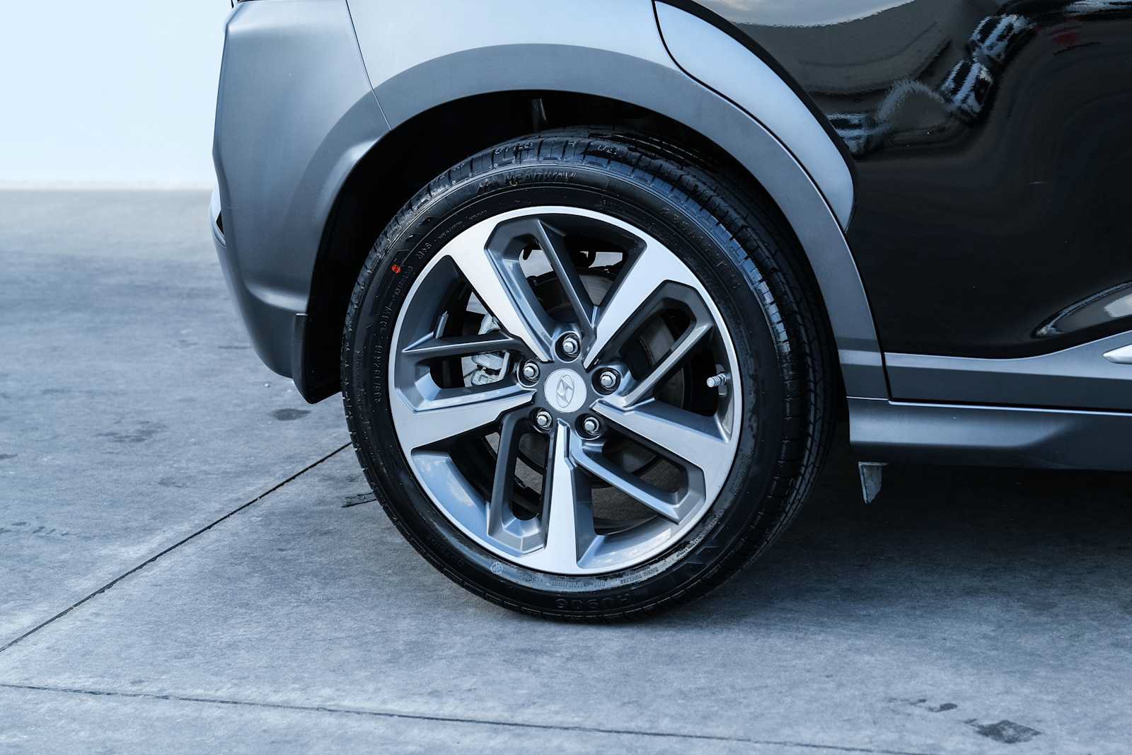 Used 2018 Hyundai Kona Ultimate FWD image 7
