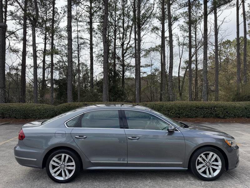 Used 2017 Volkswagen Passat 1.8T SE FWD image 12