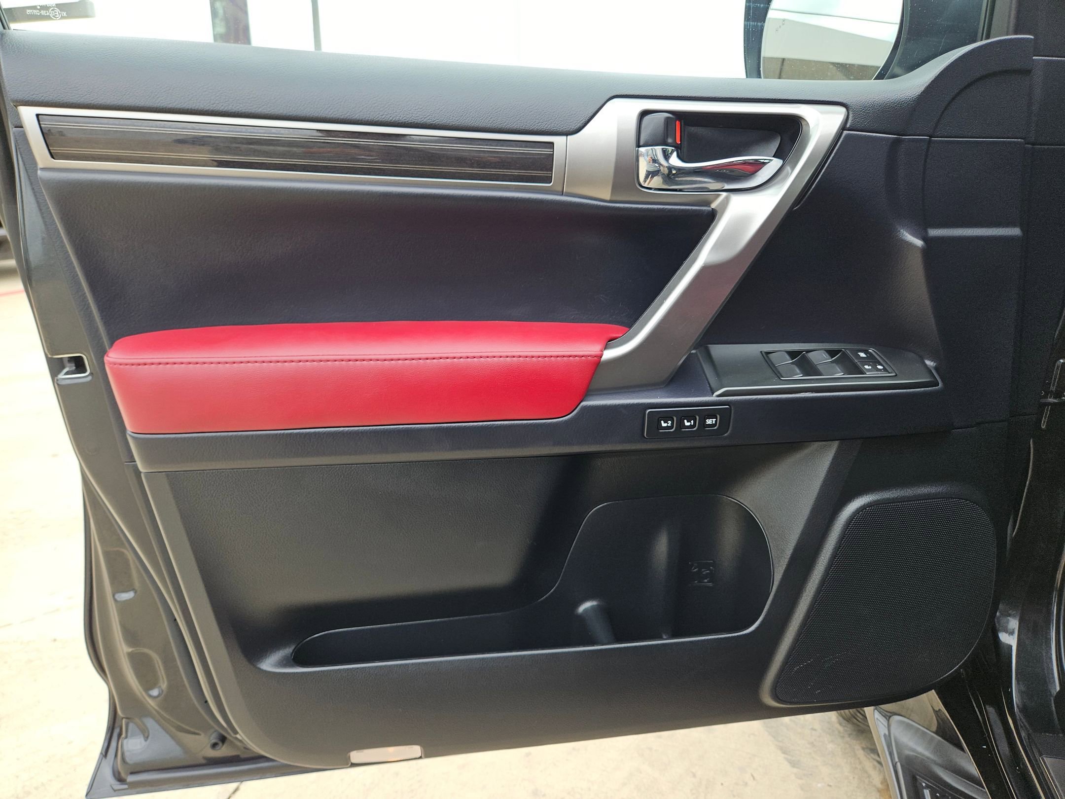 Used 2023 Lexus GX 460 Luxury w/ Sport Design Package image 11
