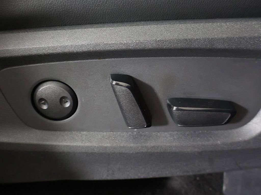 Used 2023 Nissan Pathfinder SL w/ Lighting Package (N92) image 36