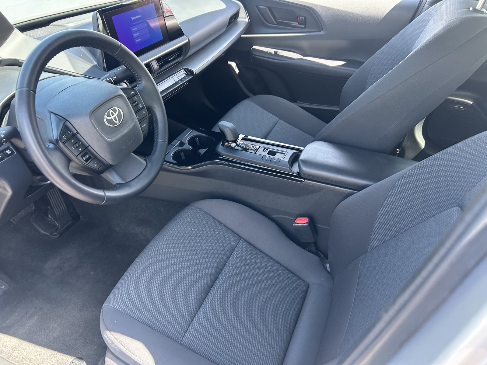 Used 2025 Toyota Prius LE FWD image 27