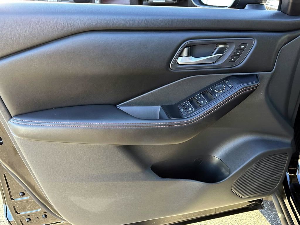 Certified 2025 Nissan Rogue SV w/ Rock Creek Premium Package image 17