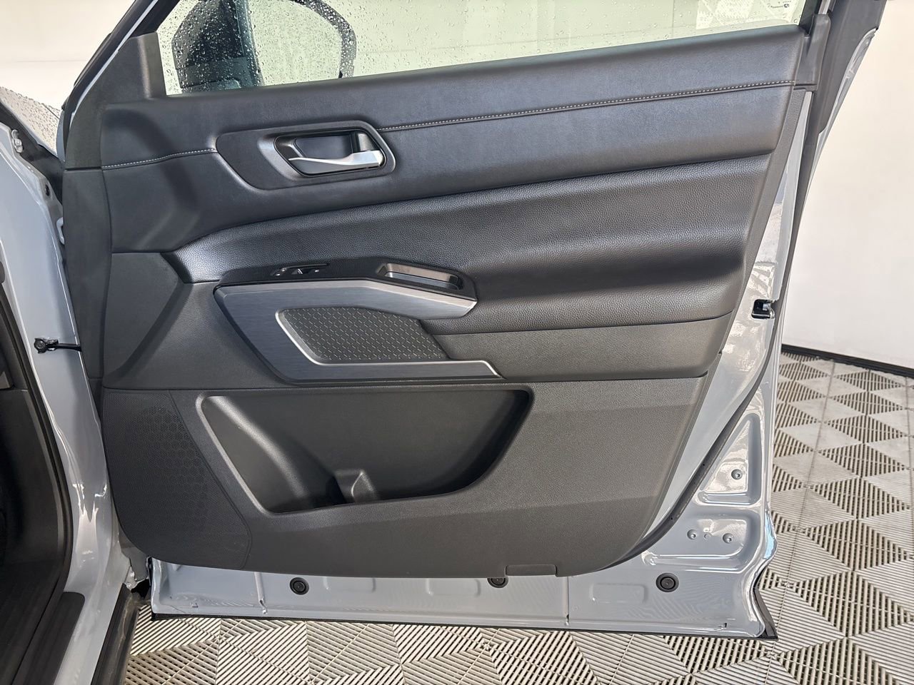 Used 2024 Nissan Pathfinder SL image 28