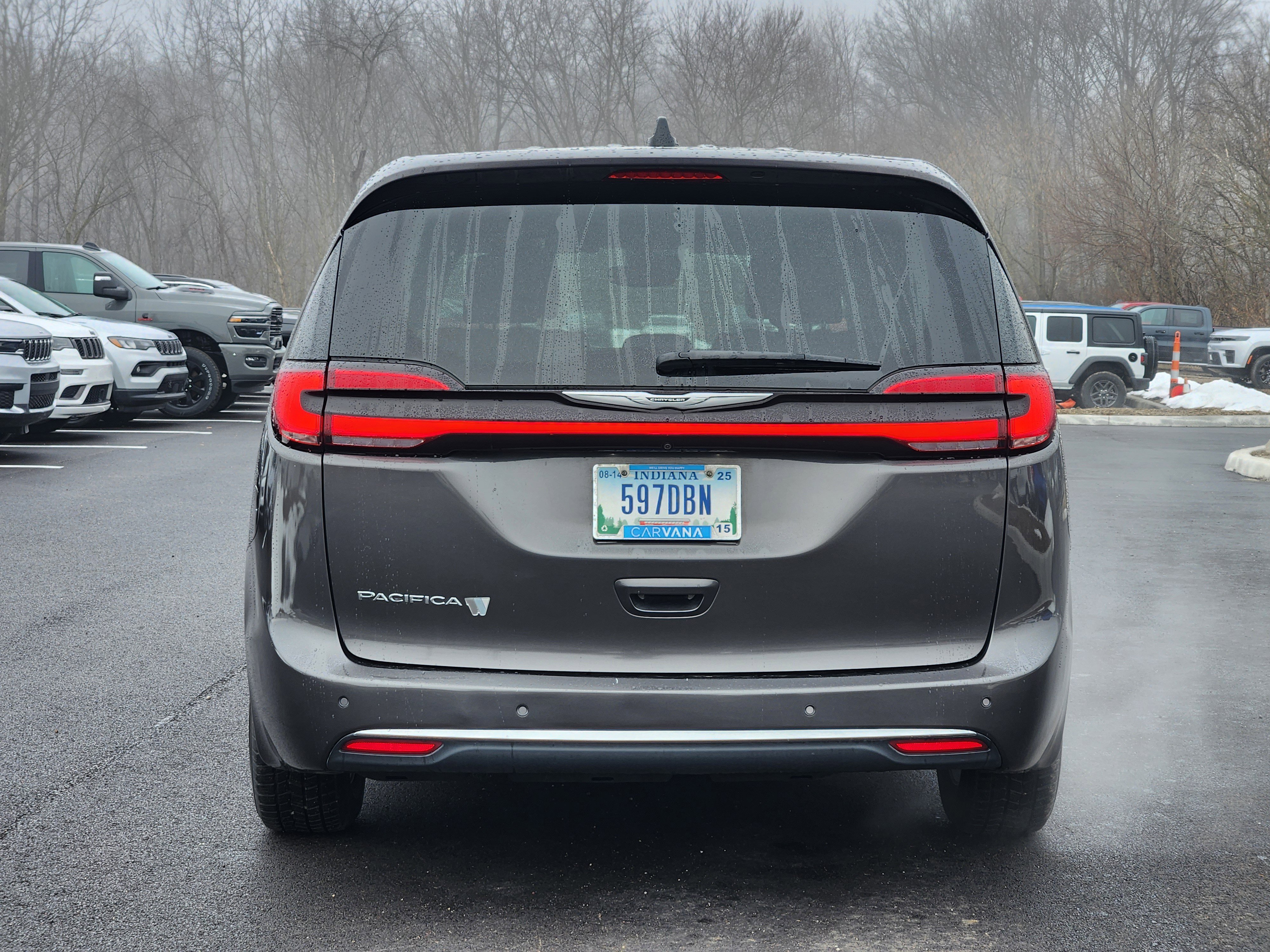 Used 2023 Chrysler Pacifica Touring-L image 15